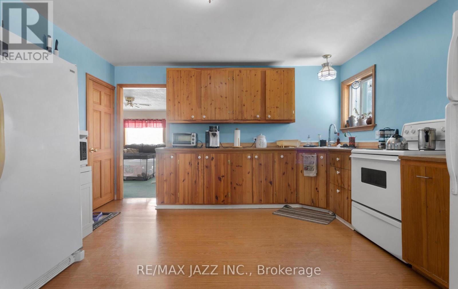 35 Maple Street, Uxbridge, Ontario  L9P 1C8 - Photo 8 - N12339013