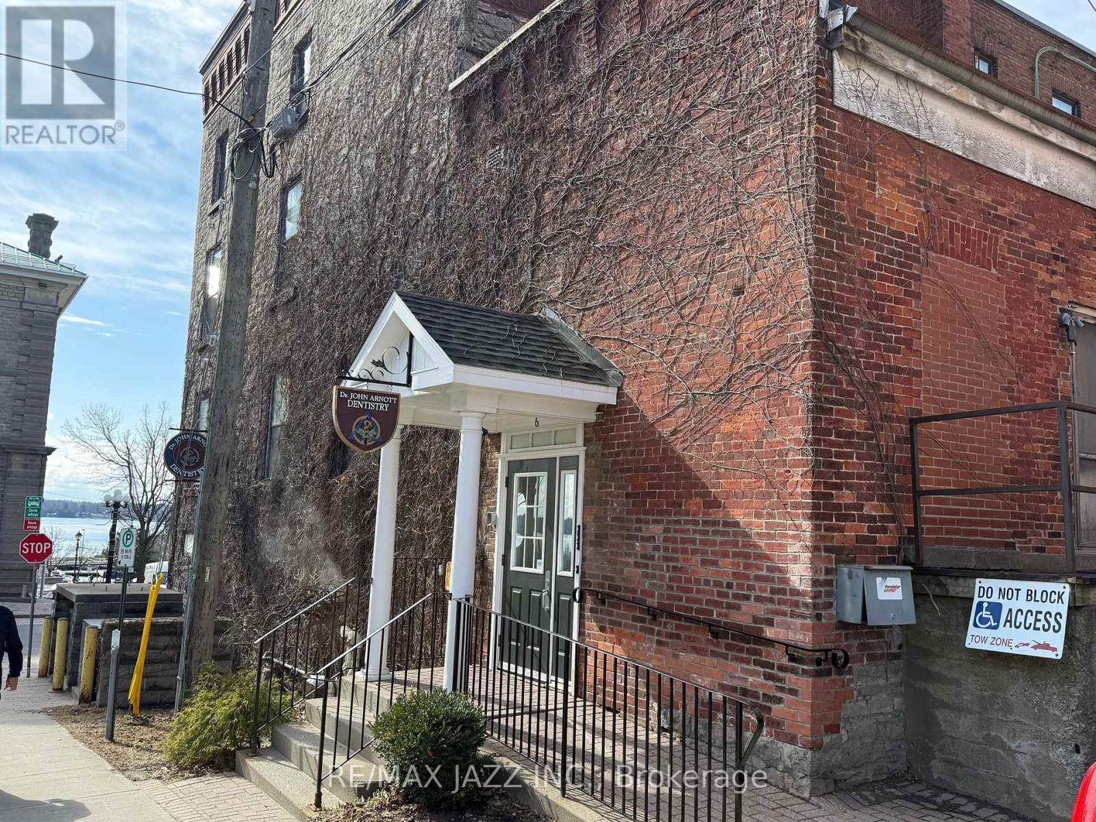 2 King Street W, Brockville, Ontario  K6V 3P6 - Photo 3 - X12083319