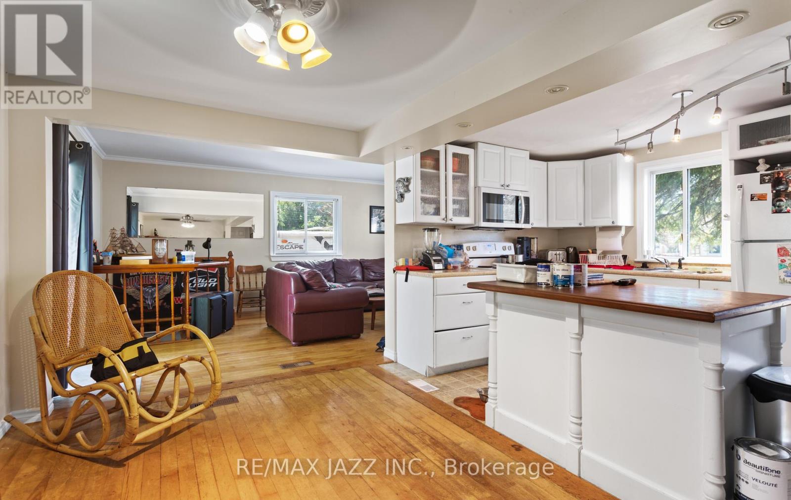 34 Fawcette Avenue E, Prince Edward County, Ontario  K0K 2T0 - Photo 7 - X12402139