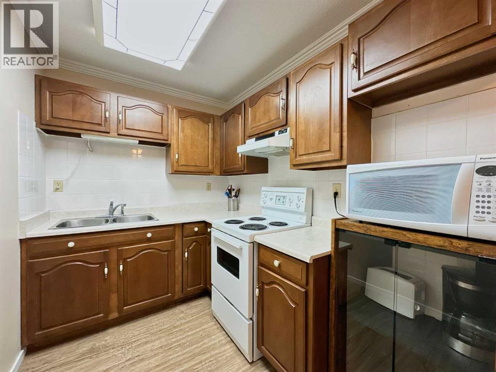 202, 13102 22 Avenue, Blairmore, Alberta  T0K 0E0 - Photo 7 - A2260395