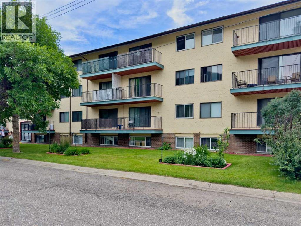 202, 13102 22 Avenue, Blairmore, Alberta  T0K 0E0 - Photo 1 - A2260395