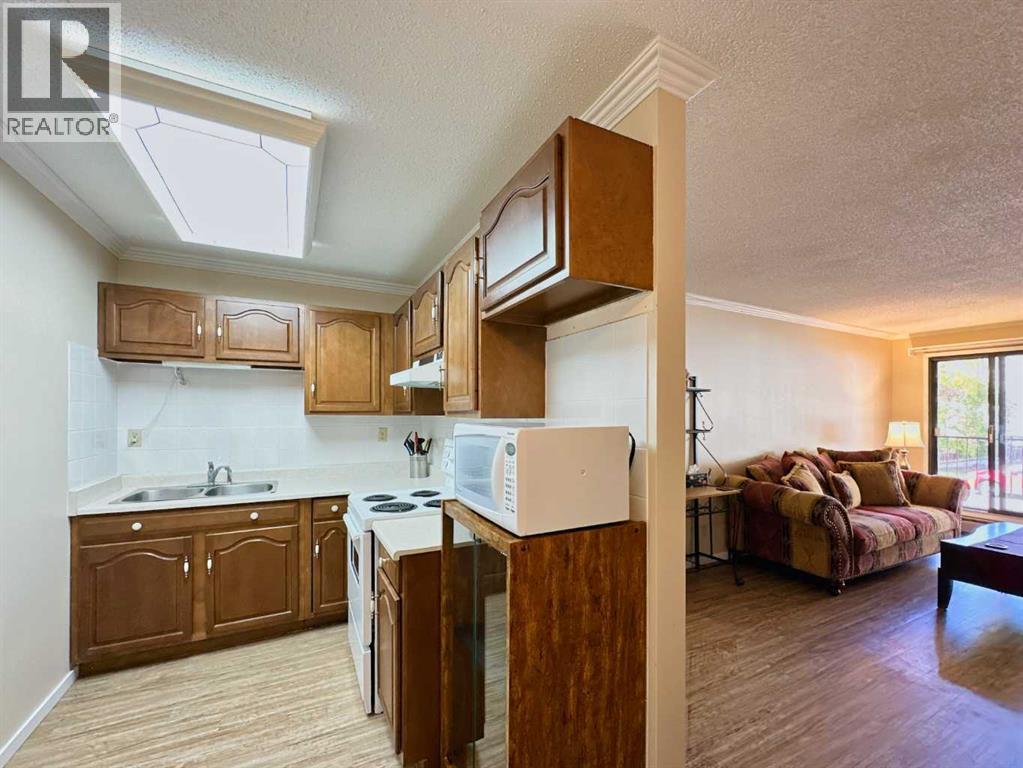 202, 13102 22 Avenue, Blairmore, Alberta  T0K 0E0 - Photo 6 - A2260395