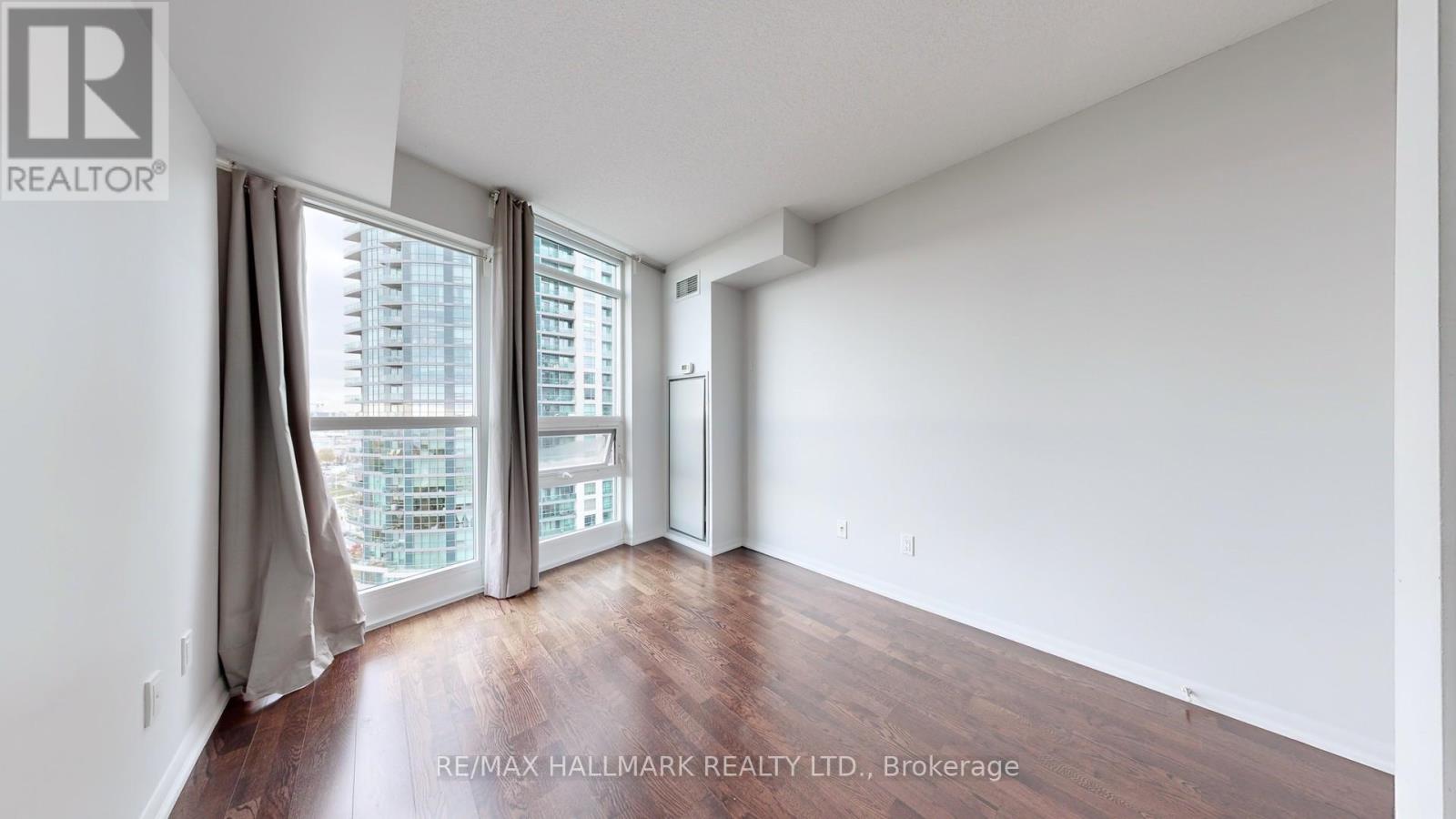 1607 - 215 Fort York Boulevard, Toronto, Ontario  M5V 4A2 - Photo 12 - C12492132