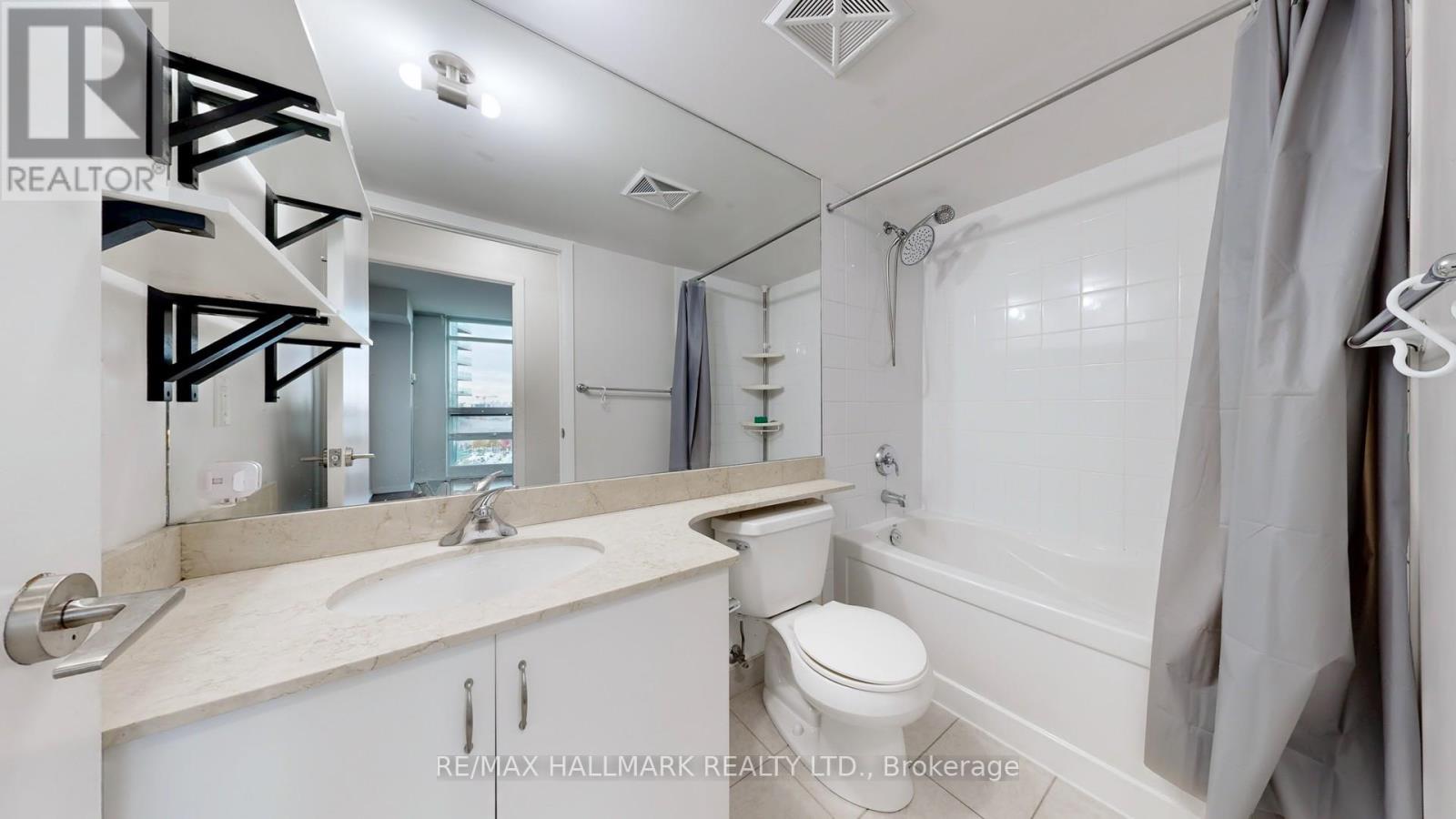 1607 - 215 Fort York Boulevard, Toronto, Ontario  M5V 4A2 - Photo 15 - C12492132