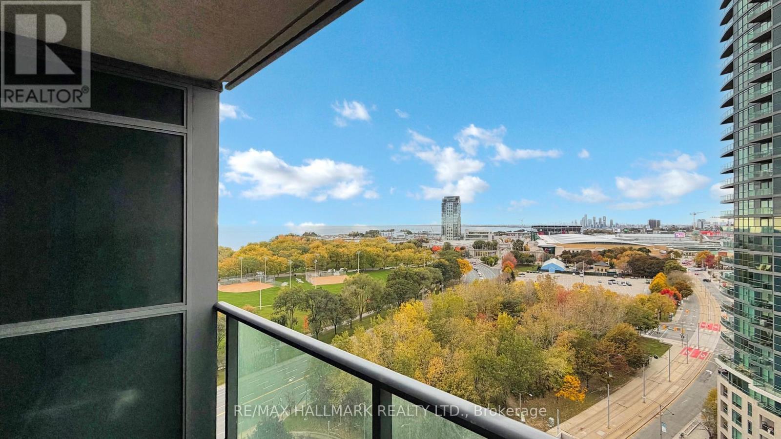 1607 - 215 Fort York Boulevard, Toronto, Ontario  M5V 4A2 - Photo 16 - C12492132