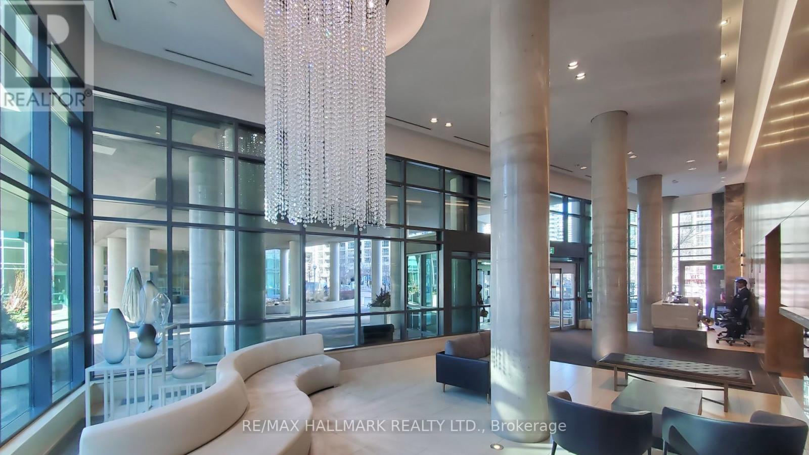 1607 - 215 Fort York Boulevard, Toronto, Ontario  M5V 4A2 - Photo 2 - C12492132