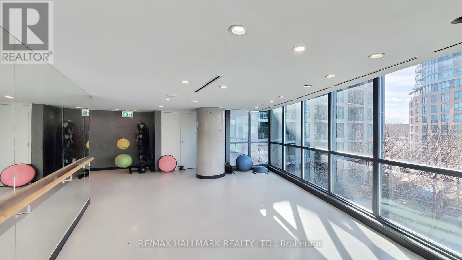 1607 - 215 Fort York Boulevard, Toronto, Ontario  M5V 4A2 - Photo 22 - C12492132