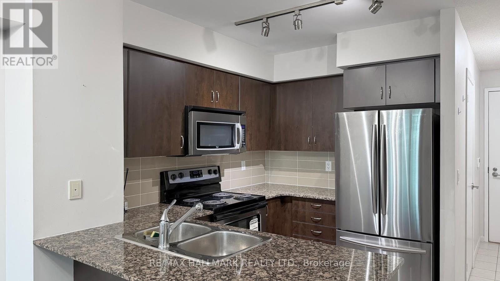 1607 - 215 Fort York Boulevard, Toronto, Ontario  M5V 4A2 - Photo 9 - C12492132