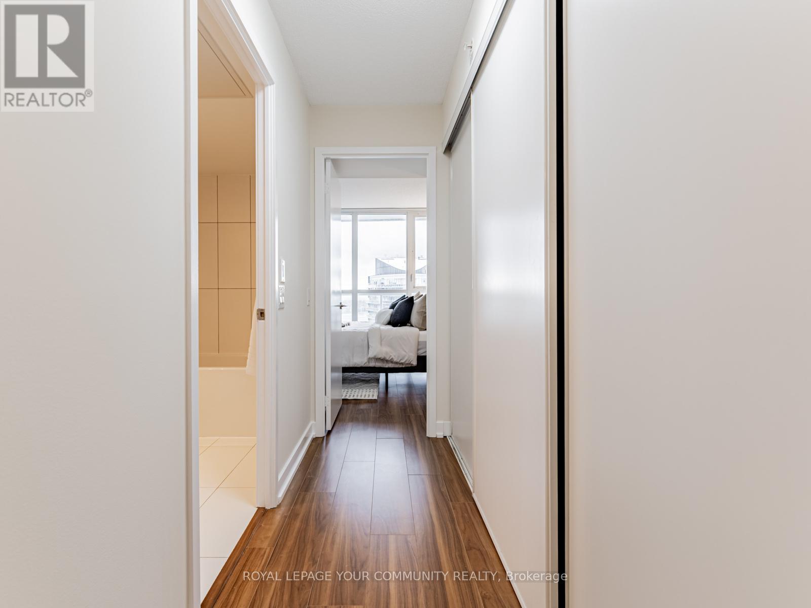 3002 - 85 Queens Wharf Road, Toronto, Ontario  M5V 0J9 - Photo 18 - C12492254