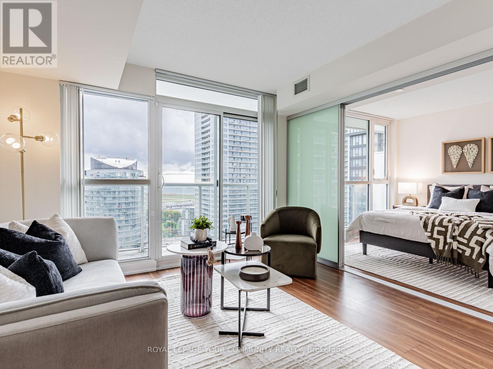 3002 - 85 Queens Wharf Road, Toronto, Ontario  M5V 0J9 - Photo 2 - C12492254