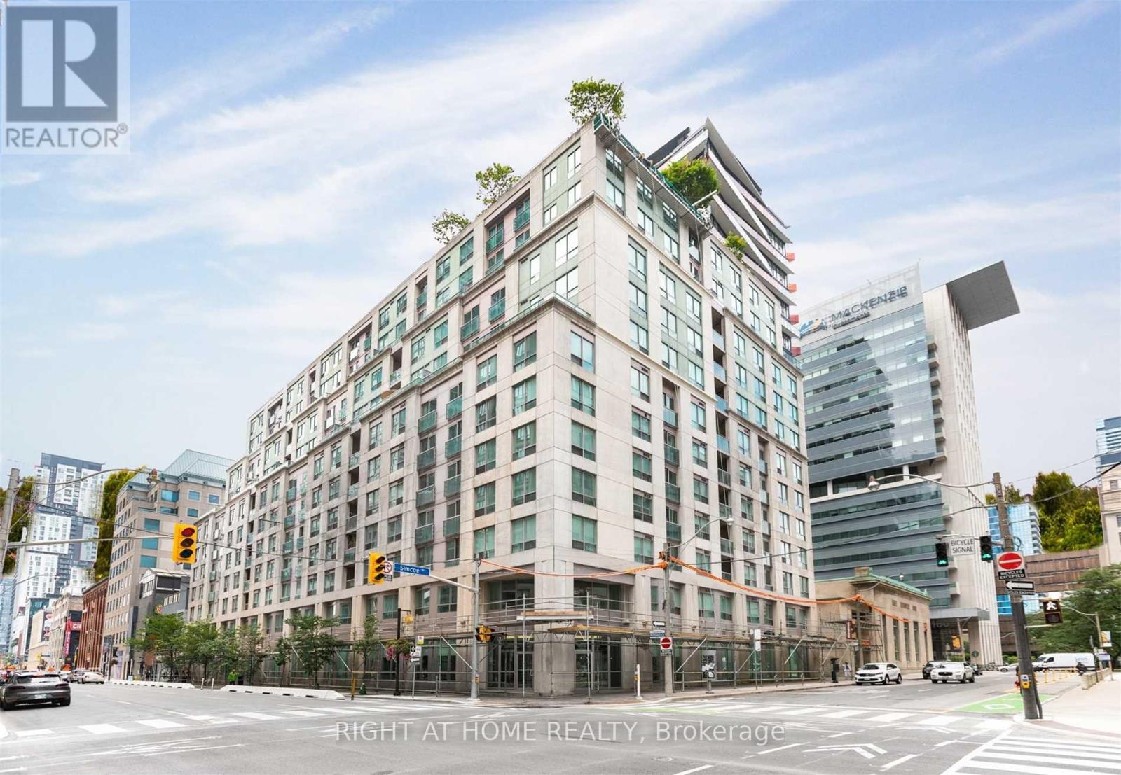 1019 - 168 SIMCOE STREET, Toronto, Ontario