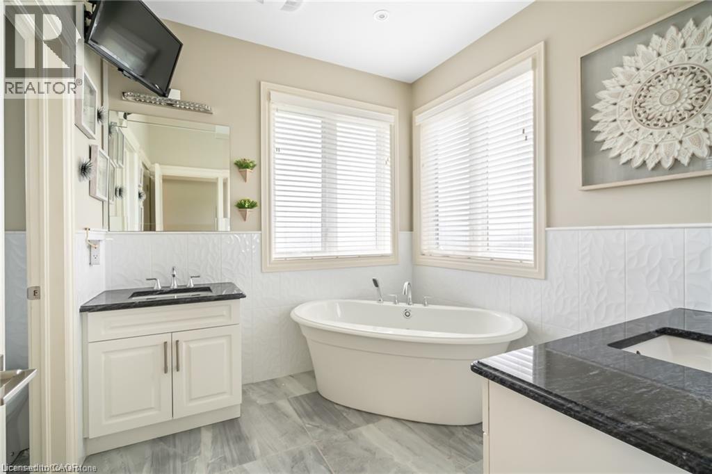 48 Casablanca Boulevard S, Grimsby, Ontario  L3M 3Z2 - Photo 16 - 40776941