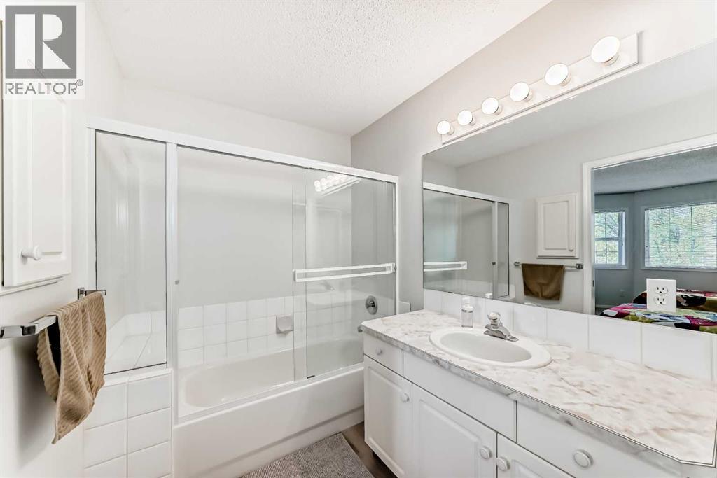 102 Mt Mckenzie Gardens Se, Calgary, Alberta  T2Z 2P9 - Photo 28 - A2264072