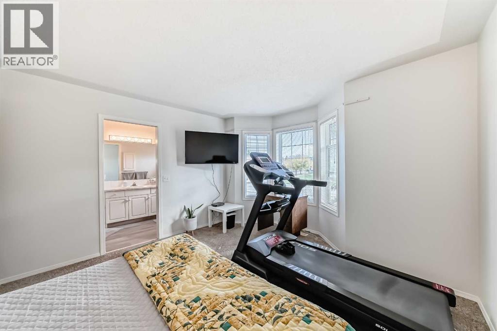 102 Mt Mckenzie Gardens Se, Calgary, Alberta  T2Z 2P9 - Photo 34 - A2264072