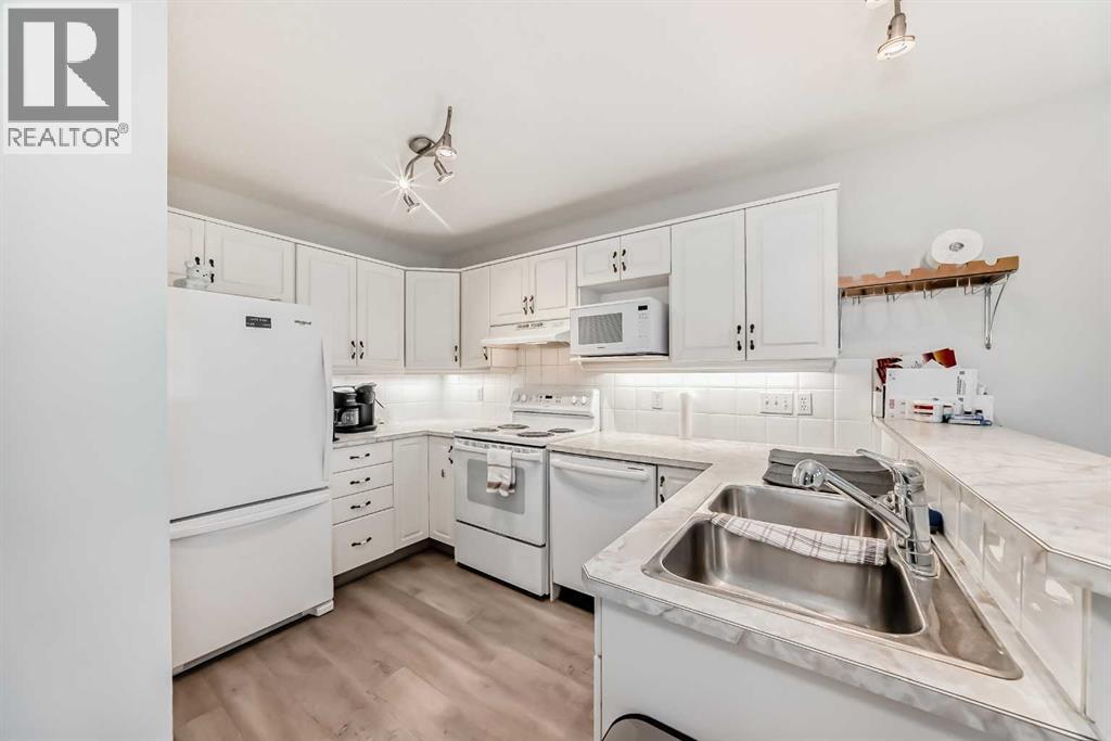 102 Mt Mckenzie Gardens Se, Calgary, Alberta  T2Z 2P9 - Photo 5 - A2264072