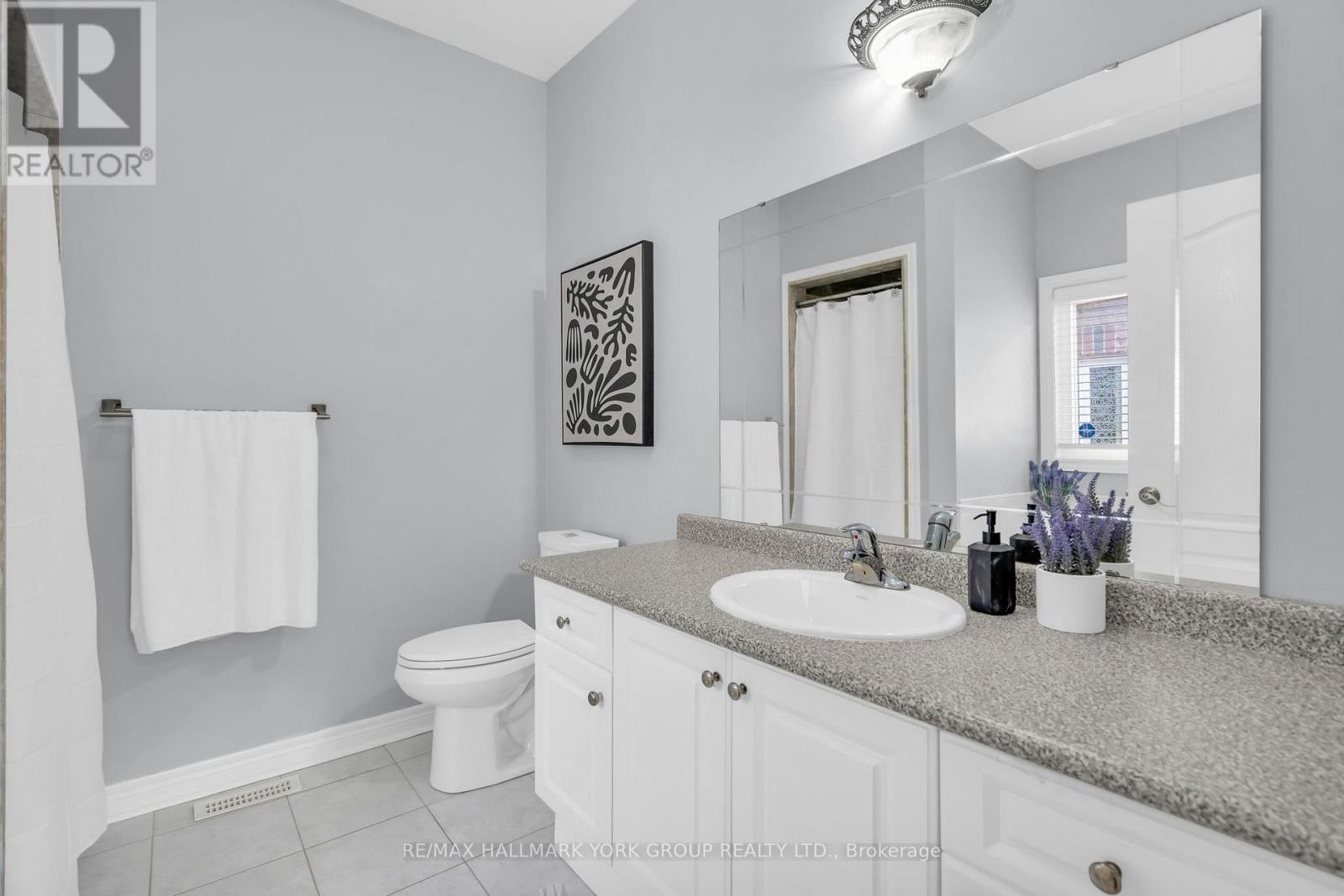 39 Farley Circle, Georgina, Ontario  L0E 1S0 - Photo 19 - N12467826