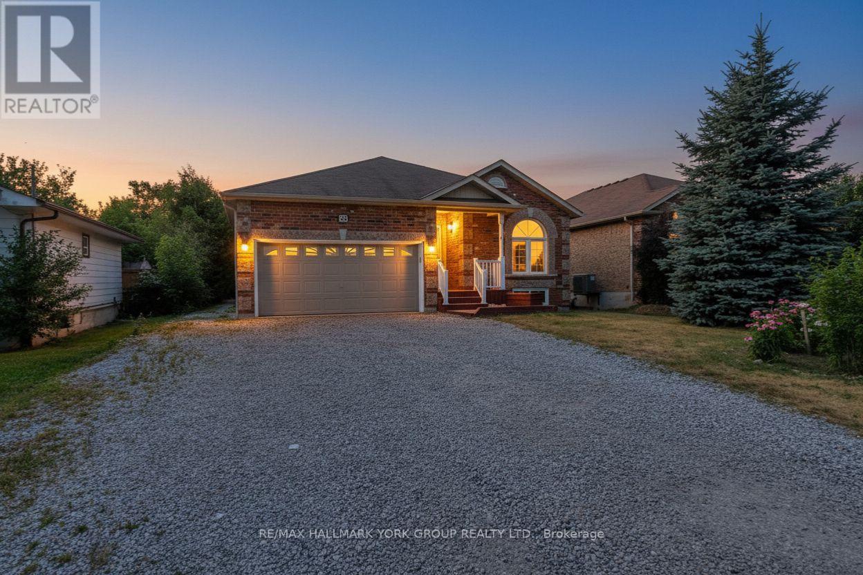 39 Farley Circle, Georgina, Ontario  L0E 1S0 - Photo 2 - N12467826