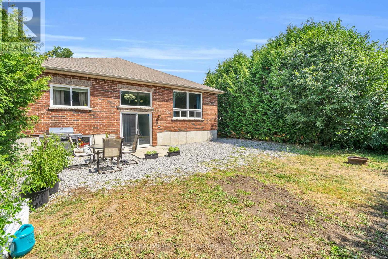 39 Farley Circle, Georgina, Ontario  L0E 1S0 - Photo 33 - N12467826