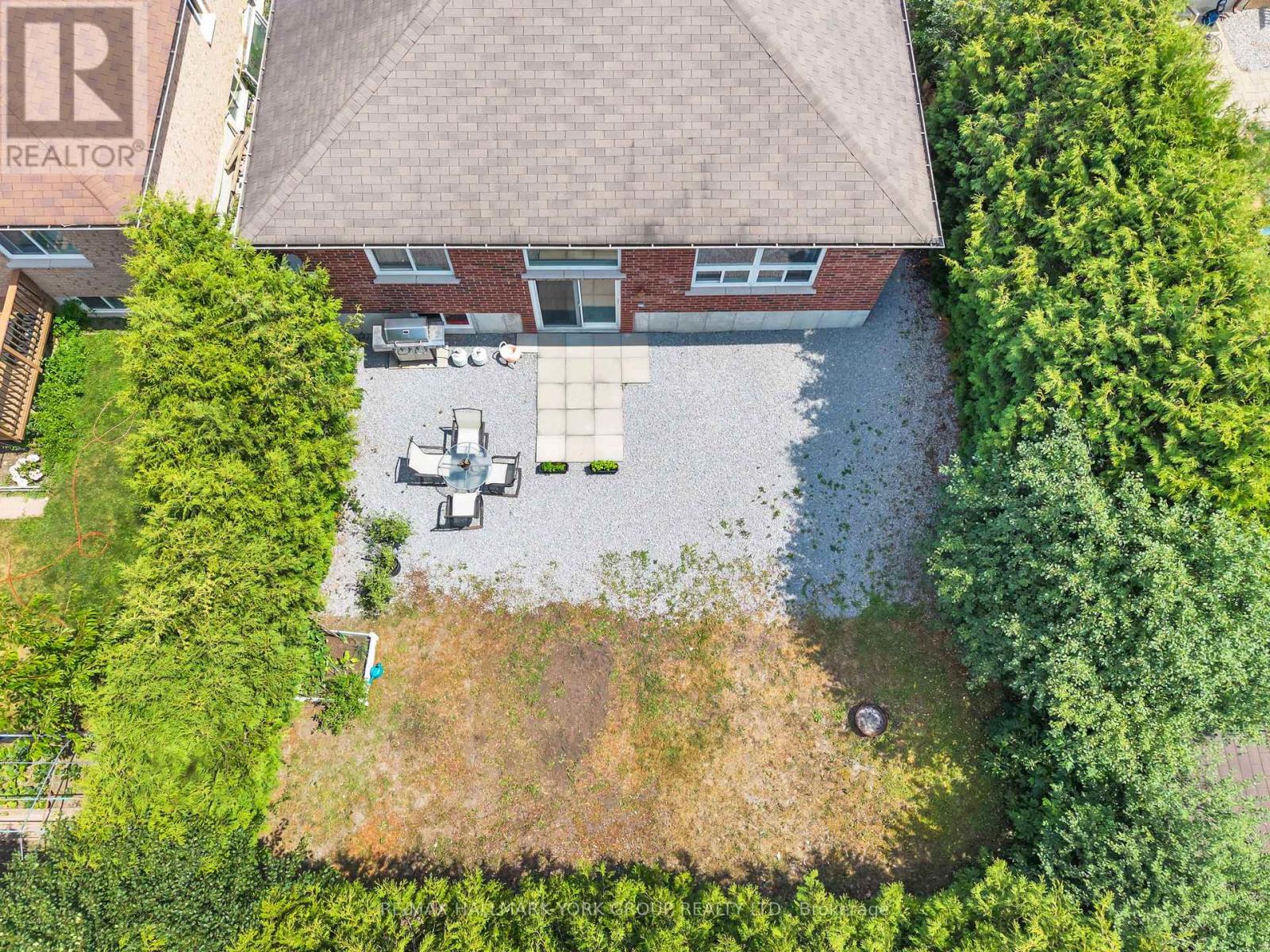 39 Farley Circle, Georgina, Ontario  L0E 1S0 - Photo 35 - N12467826