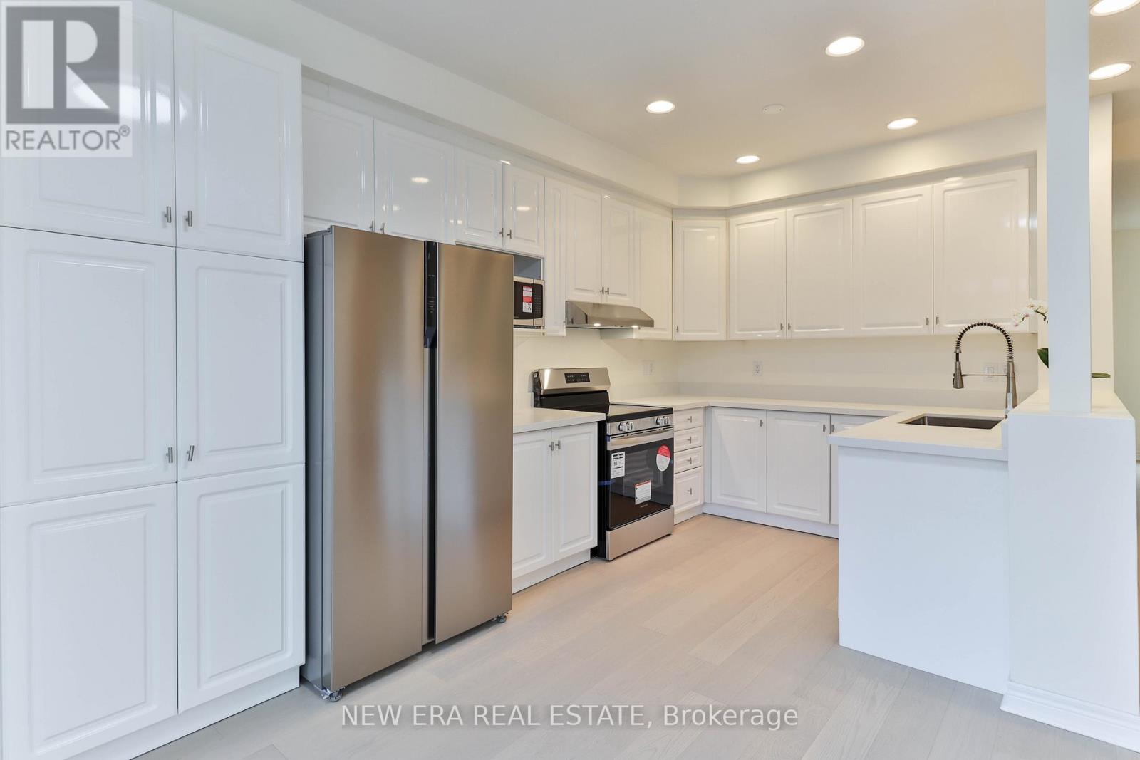 3 Sharon Lee Drive, Markham, Ontario  L6C 2J6 - Photo 6 - N12473788