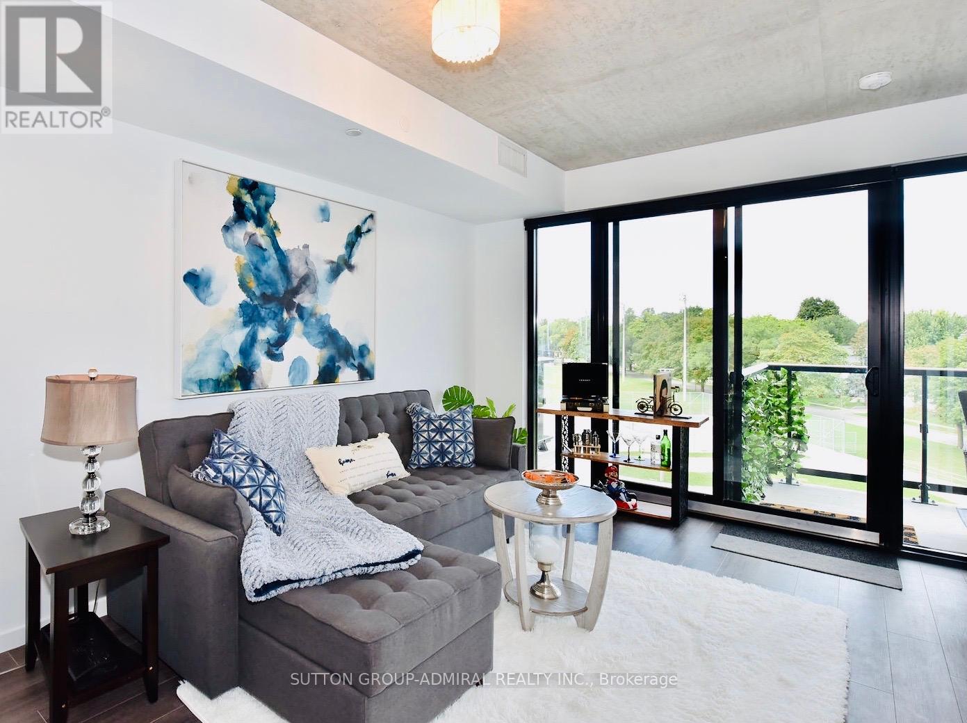 404 - 7 Smith Crescent, Toronto, Ontario  M8Z 0G3 - Photo 13 - W12375267