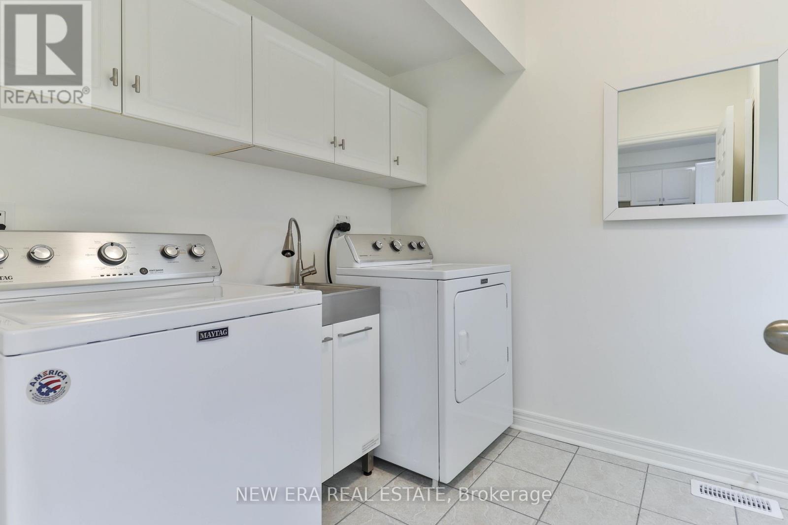 3 Sharon Lee Drive, Markham, Ontario  L6C 2J6 - Photo 9 - N12473788