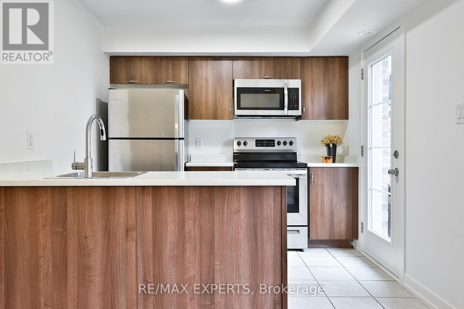 275 - 60 Parrotta Drive, Toronto, Ontario  M9M 0E5 - Photo 10 - W12491966