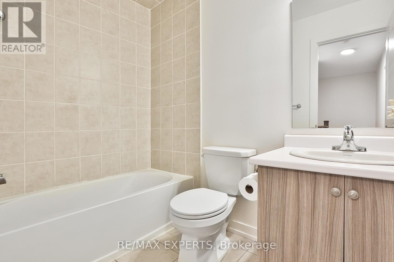 275 - 60 Parrotta Drive, Toronto, Ontario  M9M 0E5 - Photo 17 - W12491966