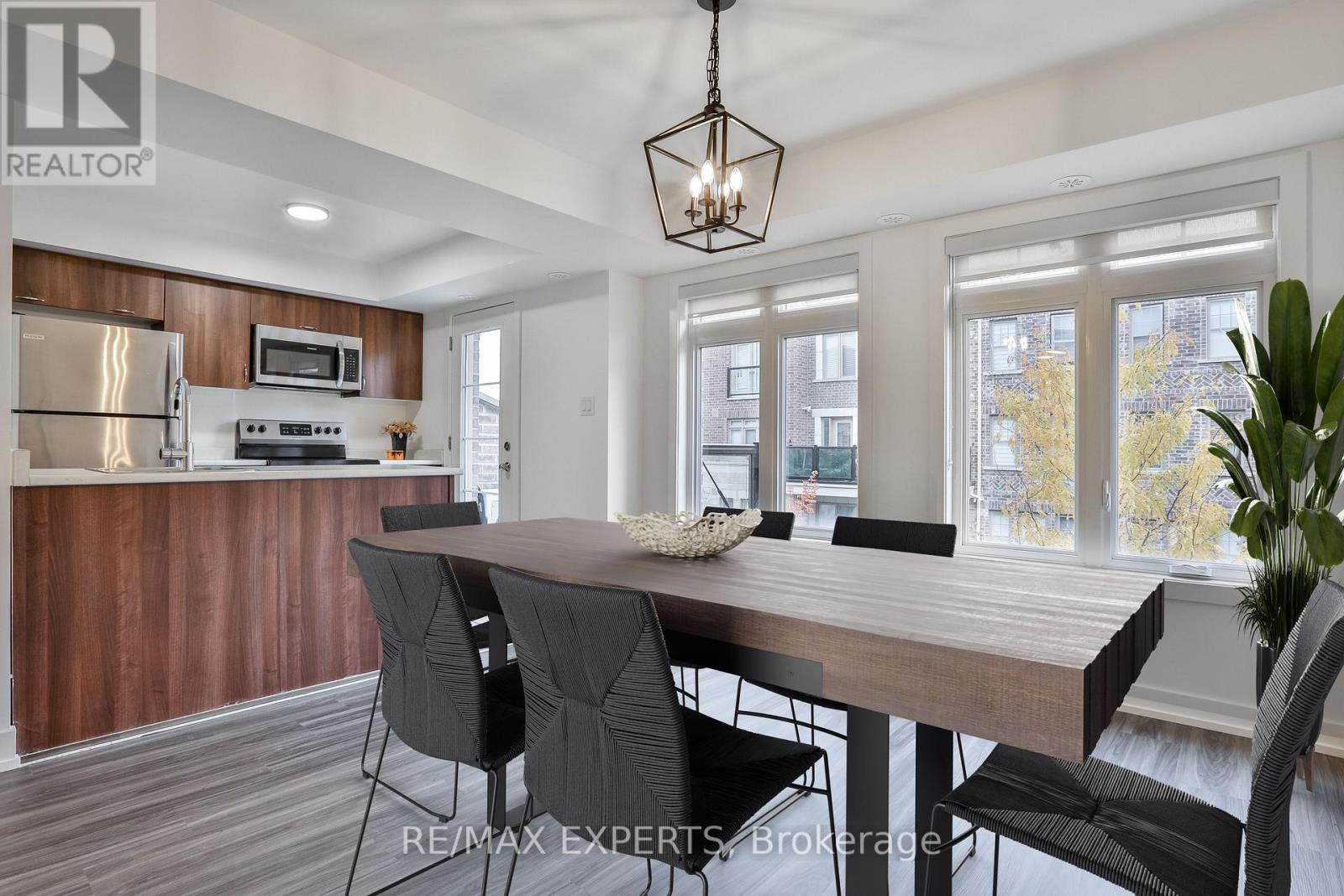 275 - 60 Parrotta Drive, Toronto, Ontario  M9M 0E5 - Photo 9 - W12491966