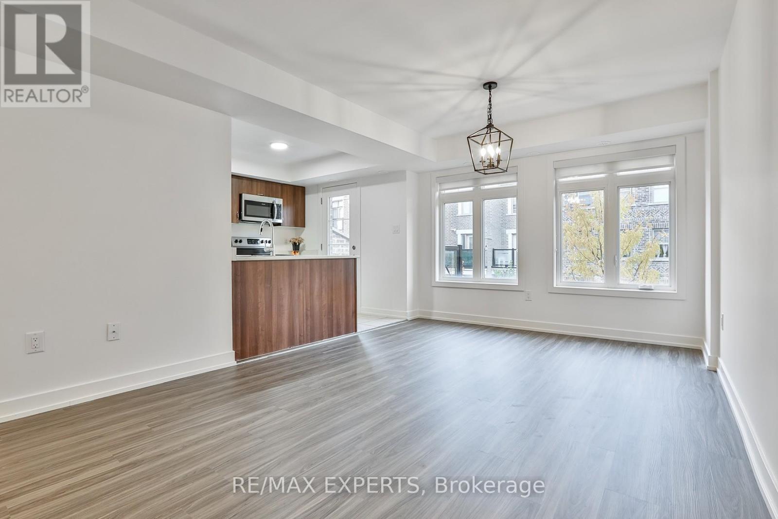 275 - 60 Parrotta Drive, Toronto, Ontario  M9M 0E5 - Photo 7 - W12491966