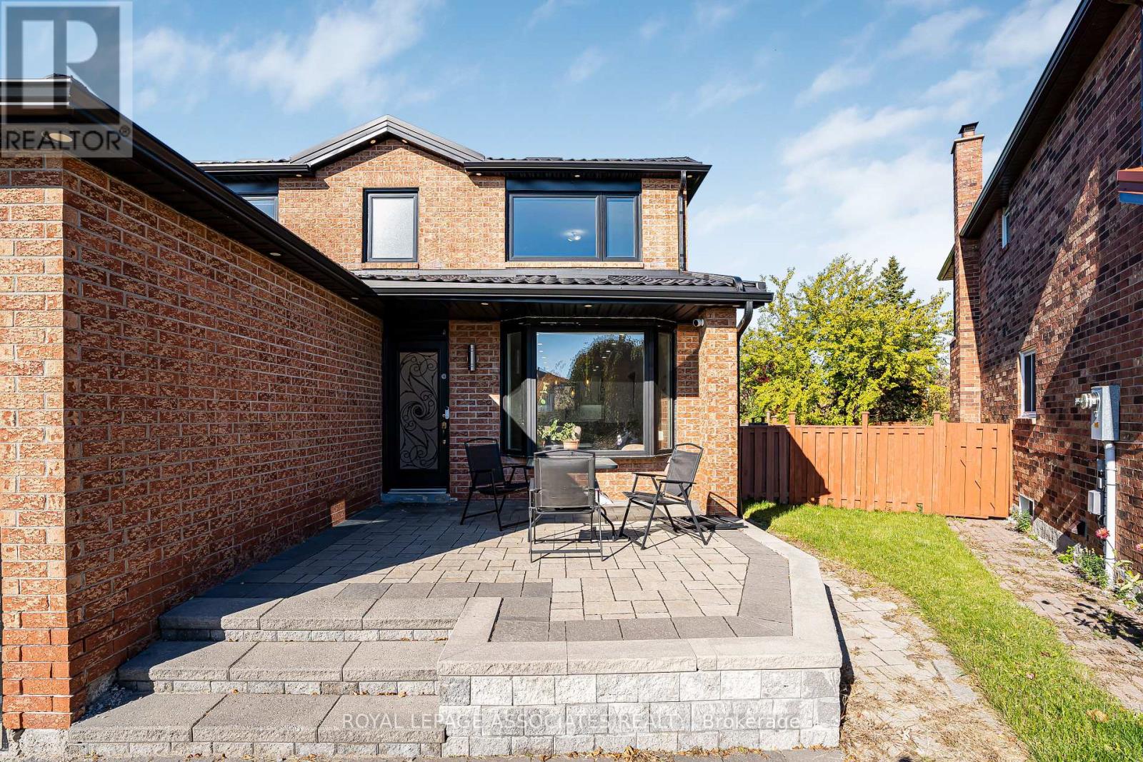 95 Carisbrooke Square, Toronto, Ontario  M1B 4M3 - Photo 3 - E12492148