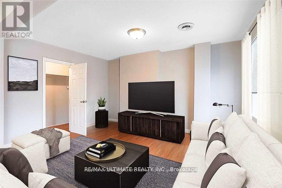 Upper - 745 Coxwell Avenue, Toronto, Ontario  M4C 3C5 - Photo 6 - E12492196