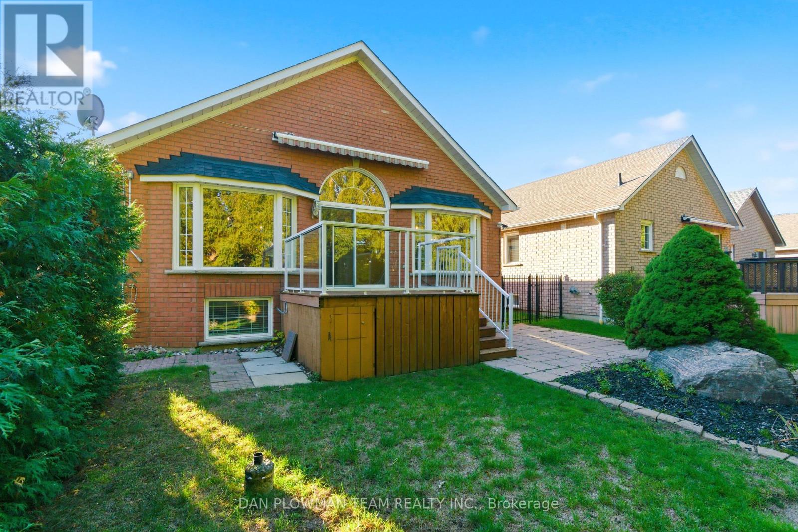 61 Lady May Drive, Whitby, Ontario  L1R 3A7 - Photo 31 - E12492264