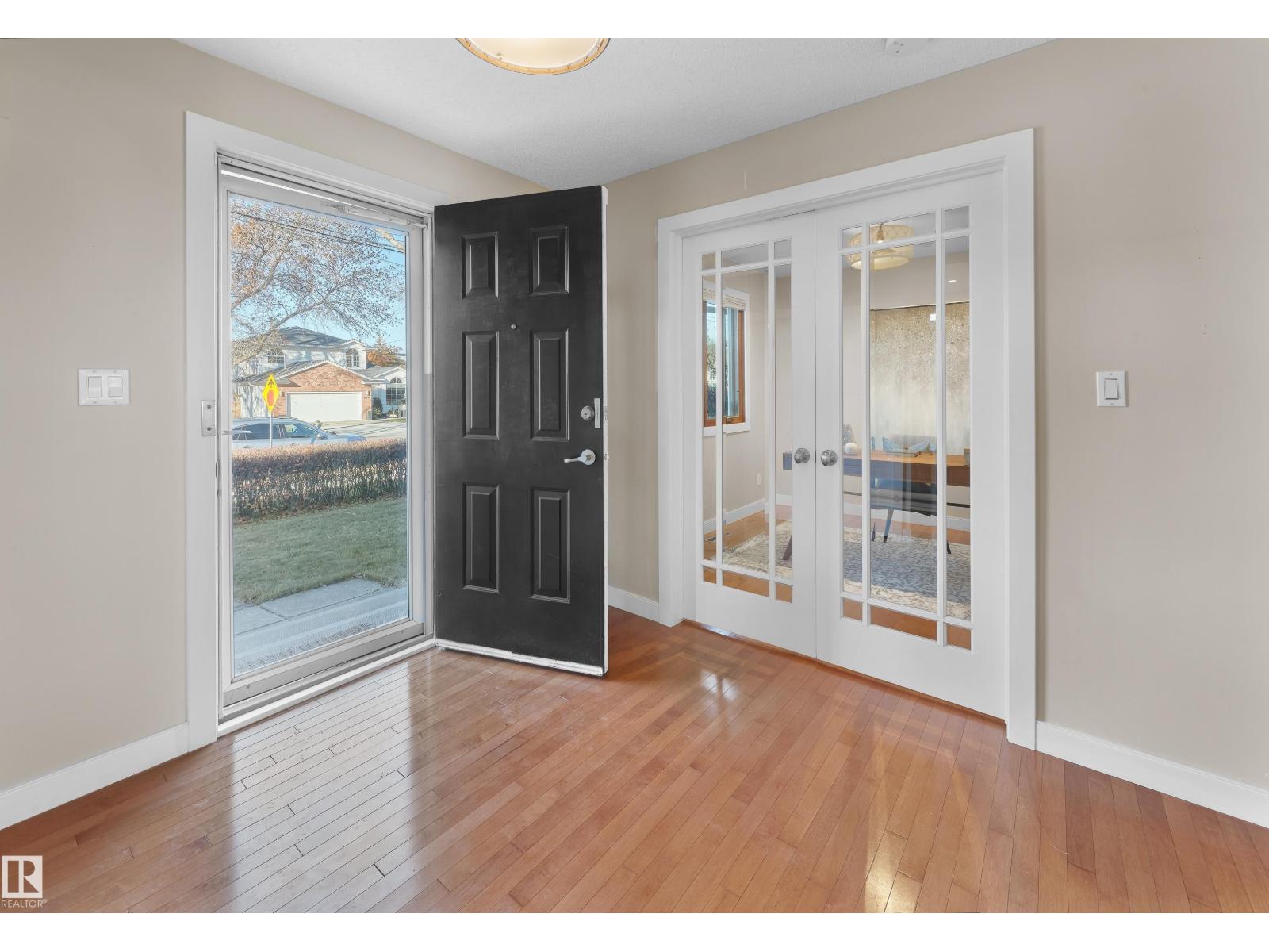 5607 109 St Nw, Edmonton, Alberta  T6H 3A7 - Photo 2 - E4464047