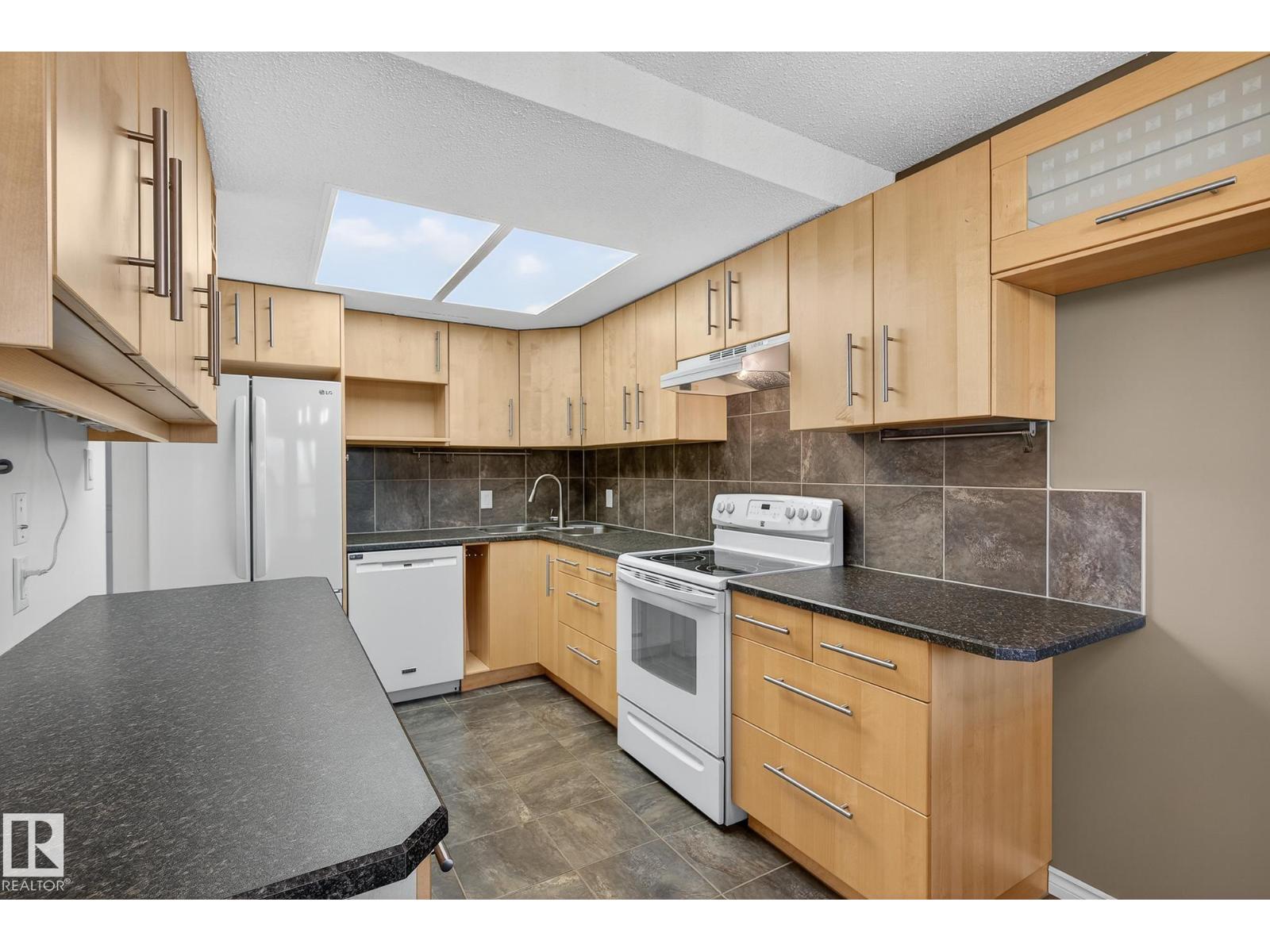 208 Chateau Pl Nw, Edmonton, Alberta  T5T 1V3 - Photo 10 - E4464048