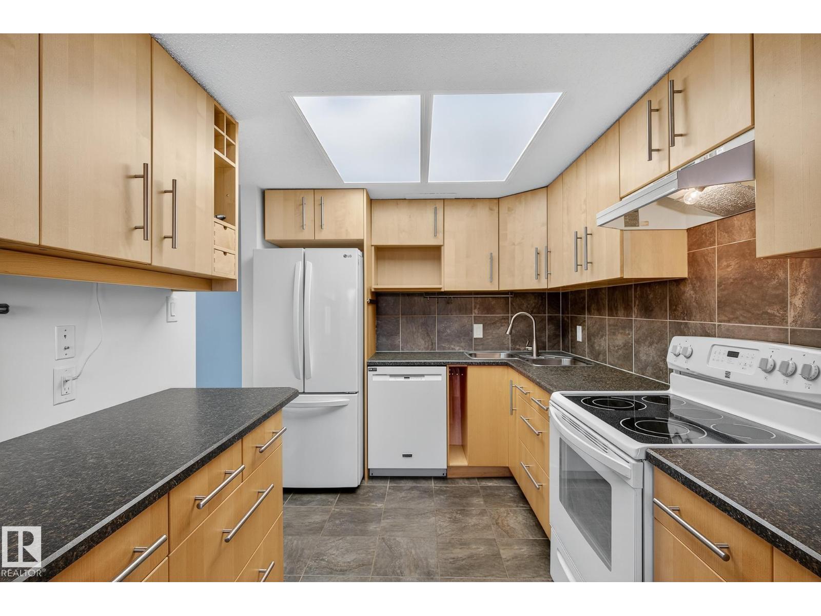 208 Chateau Pl Nw, Edmonton, Alberta  T5T 1V3 - Photo 11 - E4464048