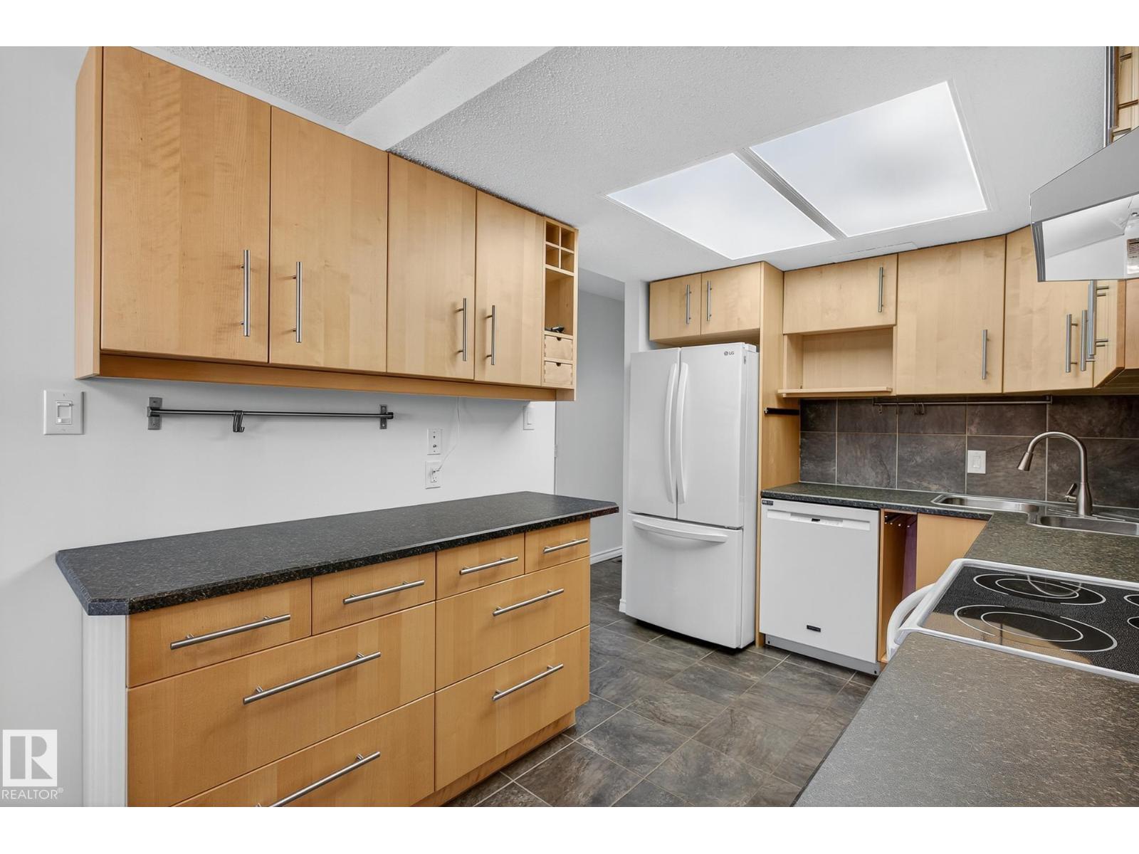 208 Chateau Pl Nw, Edmonton, Alberta  T5T 1V3 - Photo 12 - E4464048