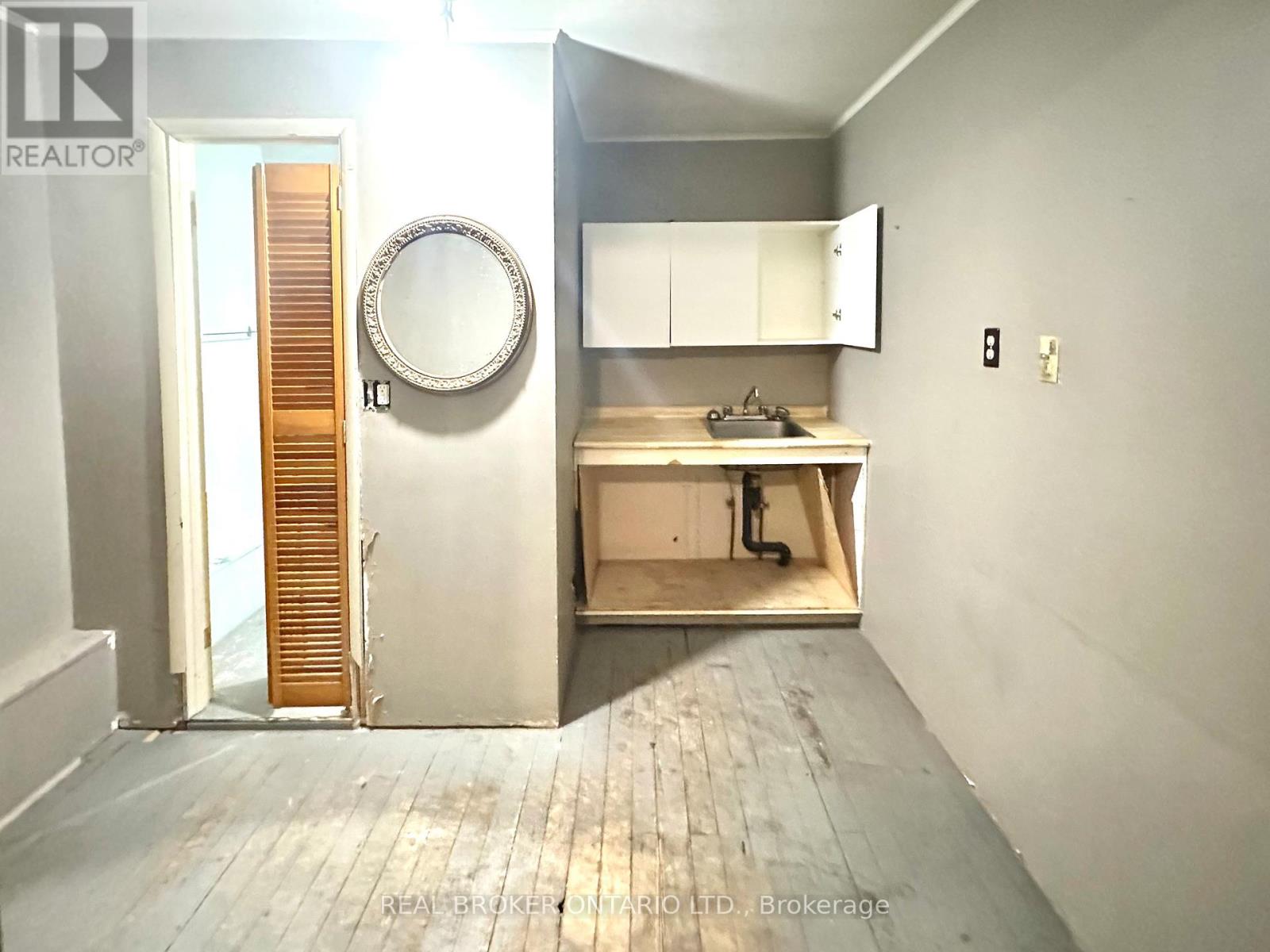 43 Beckwith Street, Smiths Falls, Ontario  K7A 2B4 - Photo 22 - X12492486