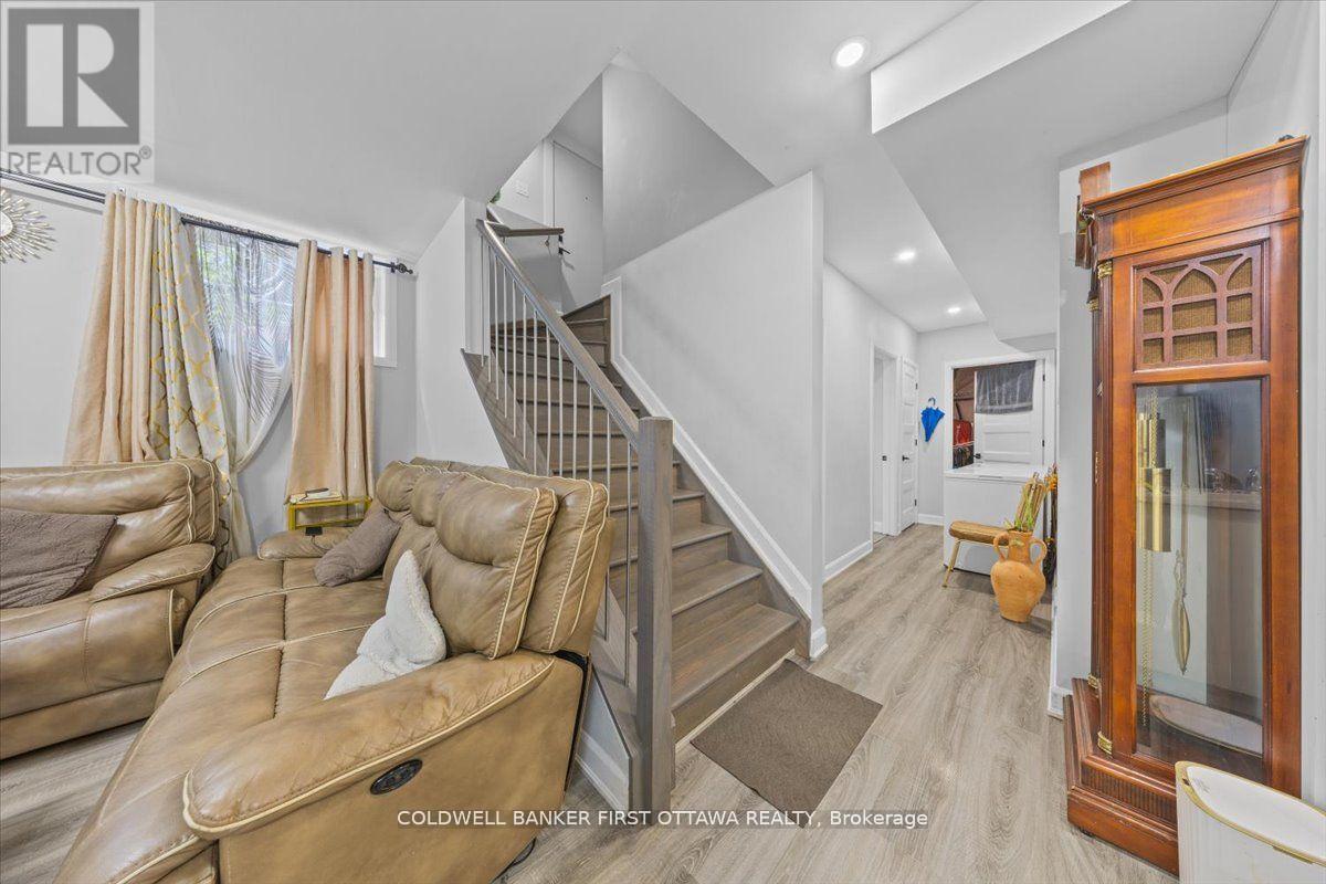 562 Queen Mary Street, Ottawa, Ontario  K1K 1W1 - Photo 30 - X12492516