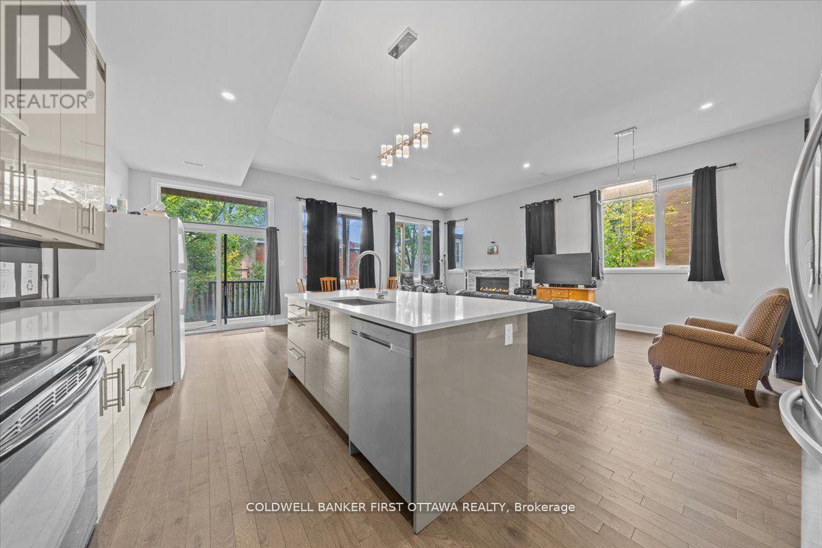 562 Queen Mary Street, Ottawa, Ontario  K1K 1W1 - Photo 9 - X12492516