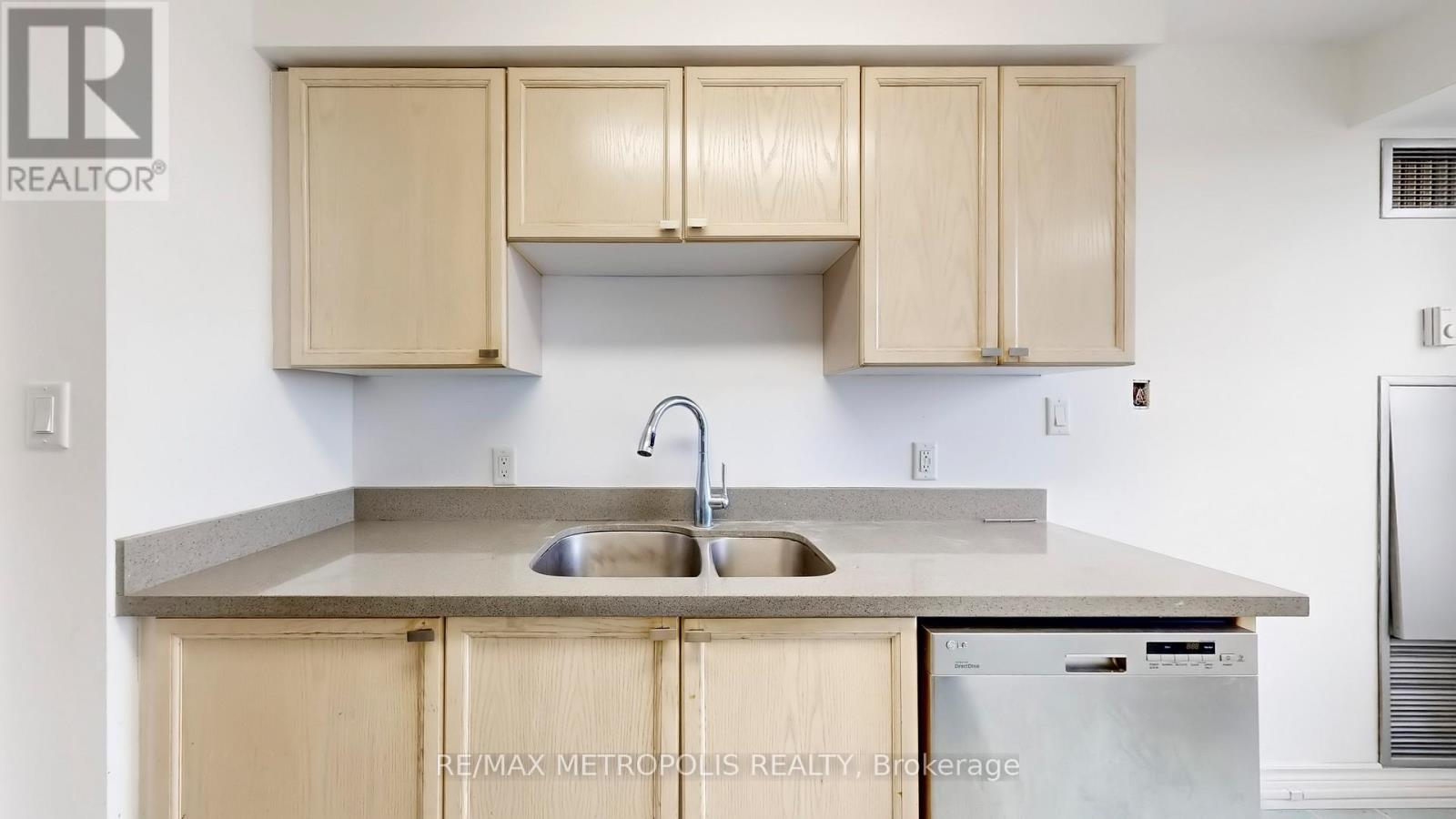 412 - 2200 John Street, Markham, Ontario  L3T 7S7 - Photo 14 - N12492188