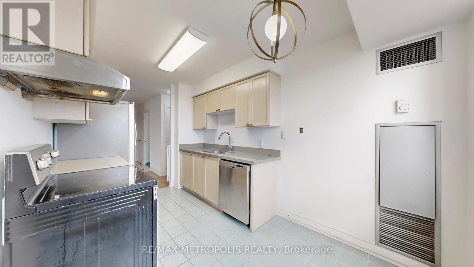 412 - 2200 John Street, Markham, Ontario  L3T 7S7 - Photo 17 - N12492188