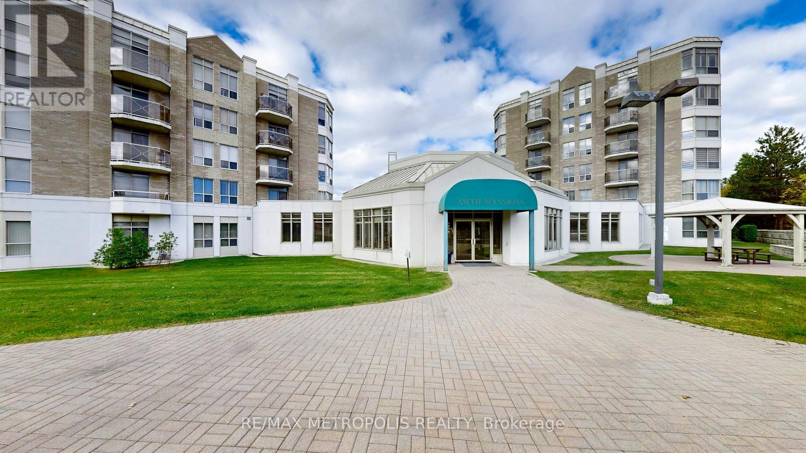 412 - 2200 John Street, Markham, Ontario  L3T 7S7 - Photo 3 - N12492188