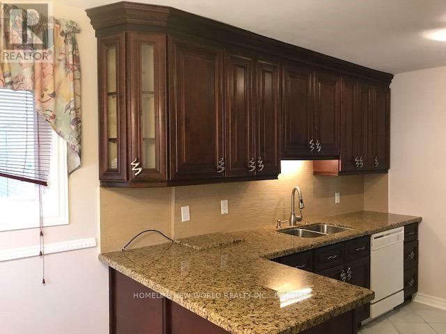 Main - 33 Pheasant Valley Court, Markham, Ontario  L3T 2H2 - Photo 4 - N12492192