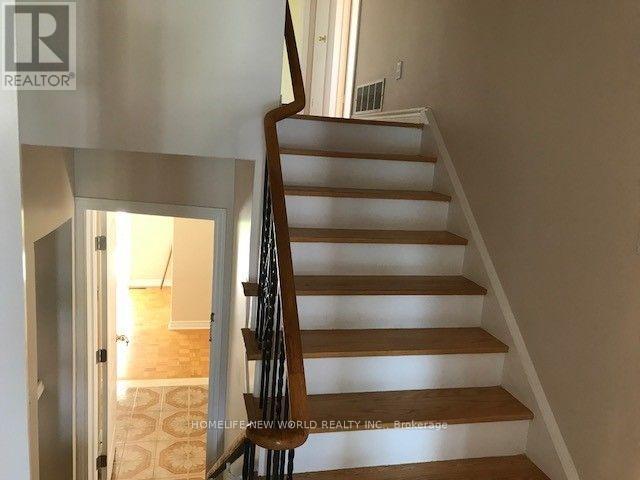 Main - 33 Pheasant Valley Court, Markham, Ontario  L3T 2H2 - Photo 7 - N12492192