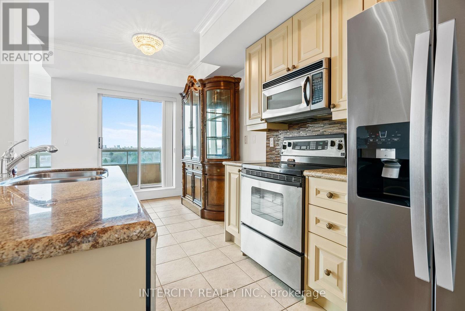 607 - 1 Cordoba Drive, Vaughan, Ontario  L4J 8S3 - Photo 11 - N12492202