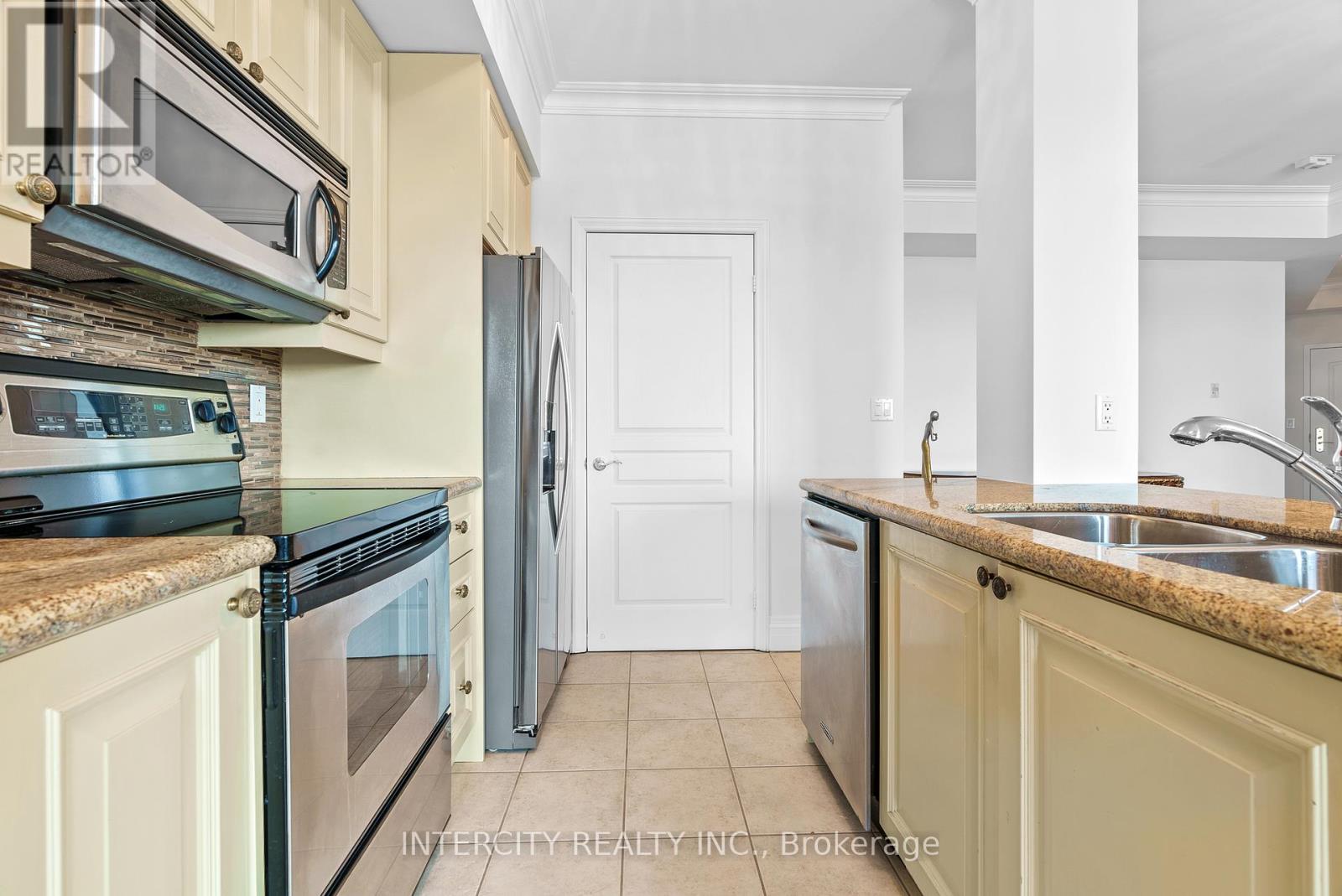 607 - 1 Cordoba Drive, Vaughan, Ontario  L4J 8S3 - Photo 12 - N12492202