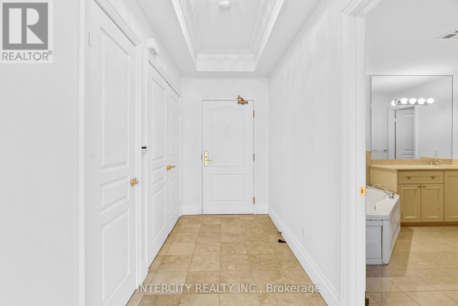 607 - 1 Cordoba Drive, Vaughan, Ontario  L4J 8S3 - Photo 5 - N12492202