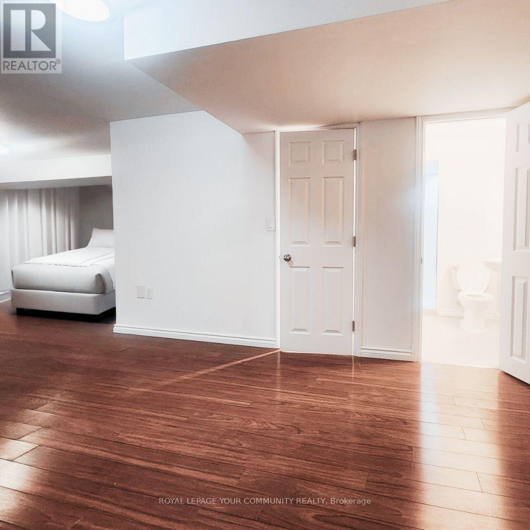 4 Daniel Reaman Crescent, Vaughan, Ontario  L4J 8T7 - Photo 4 - N12492372