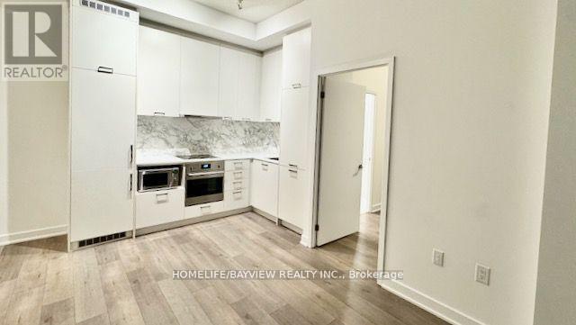 #512 - 38 Honeycrisp Crescent N, Vaughan, Ontario  L4K 0M8 - Photo 6 - N12492378